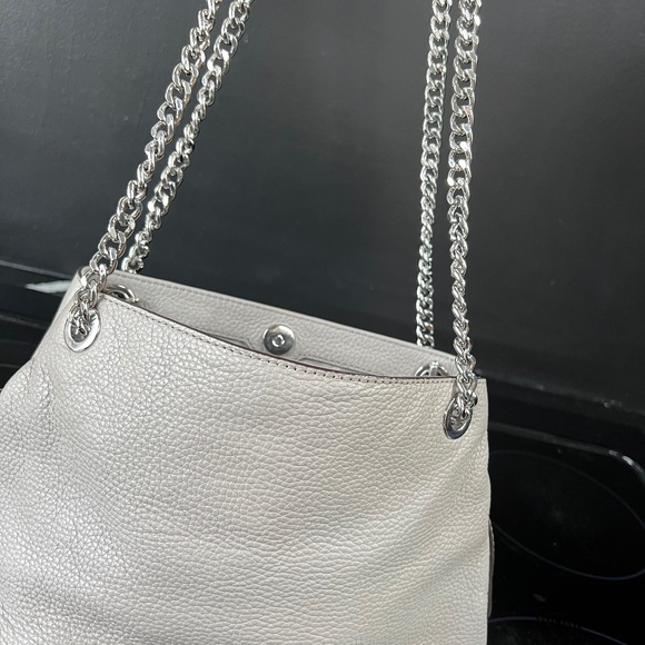 Handbag - Picture 4 of 8